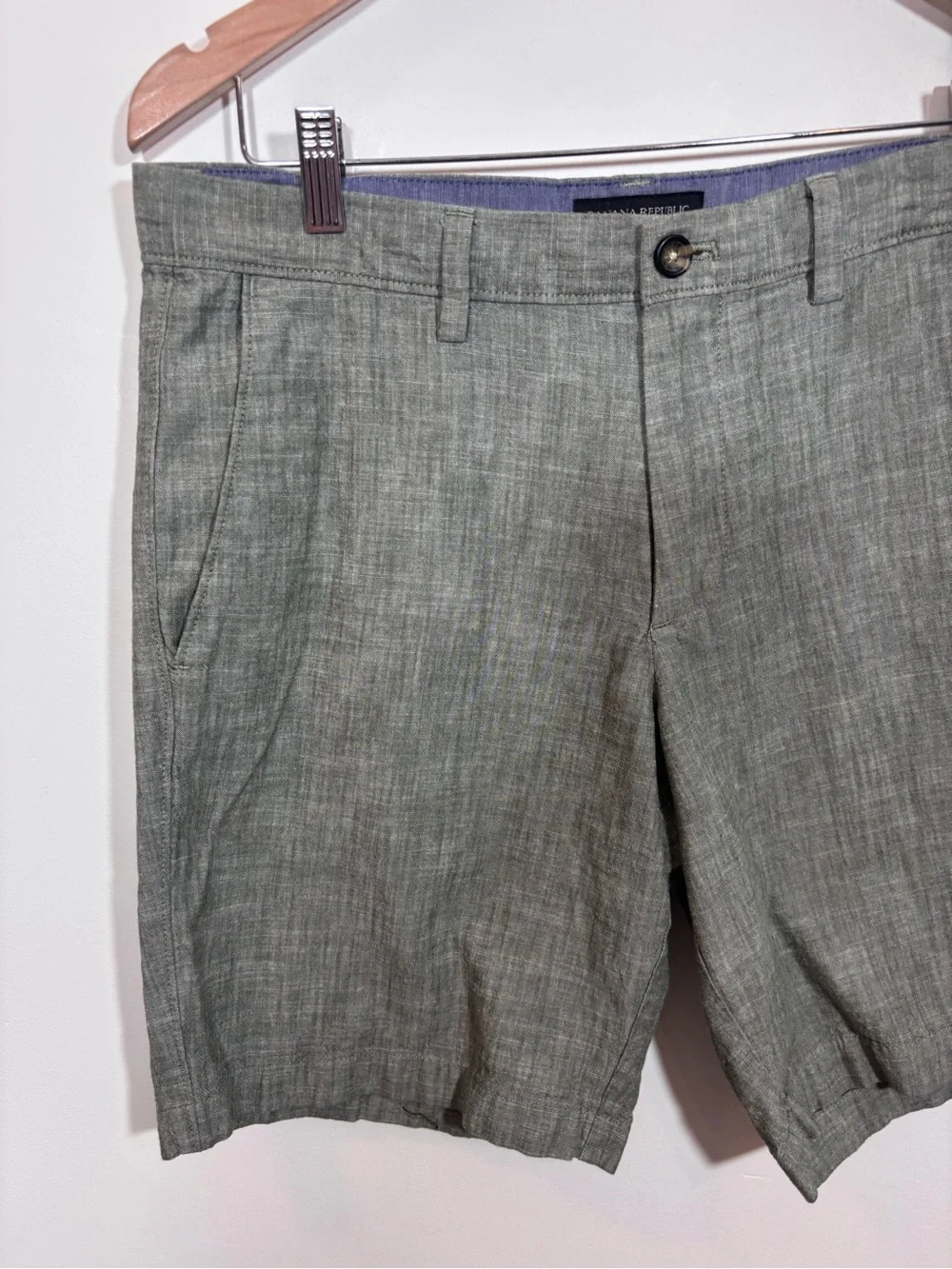Banana Republic 9” Cotton Chambray Shorts Size 32 Bright Moss